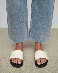 Brand new 😉 Bell Leather Sliders Black 🧨